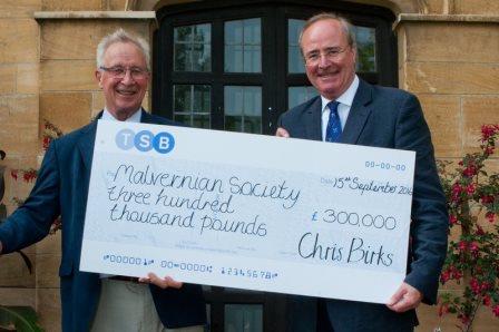 927-Cheque-handover-cropped-for-website.jpg